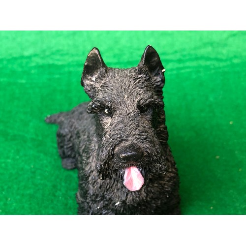 1405 - Castagna Resin dog figurine