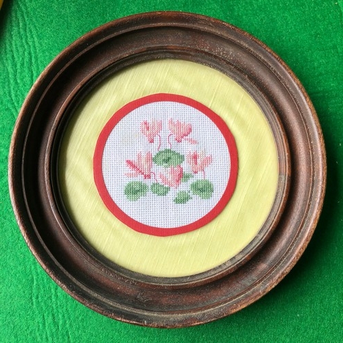 1408 - Framed needle work