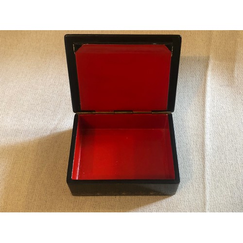 1414 - A beautiful Palekh Russian lacquered painted cigarette box with warrior riding a horse in full armou... 