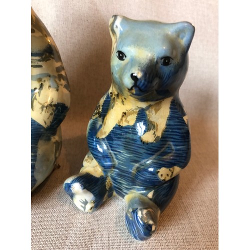 1416 - A pair of Collage Bears