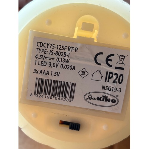 1466 - 4 battery candles