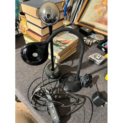 1472 - USB light & mains lamp