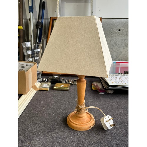 1478 - Wooden table lamp and shade
