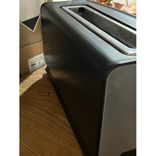 1486 - Daewoo toaster