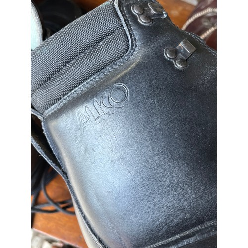 1522 - Vintage Ski boots