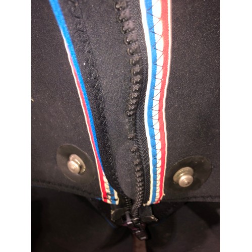 1562 - 2 piece Wet suit. Zip has some damage but still zips up.