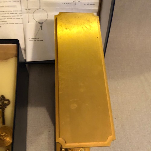 1616 - Hour Lavigne French 4 kg clock with Swiss mechanism and key complete with original box and instructi... 