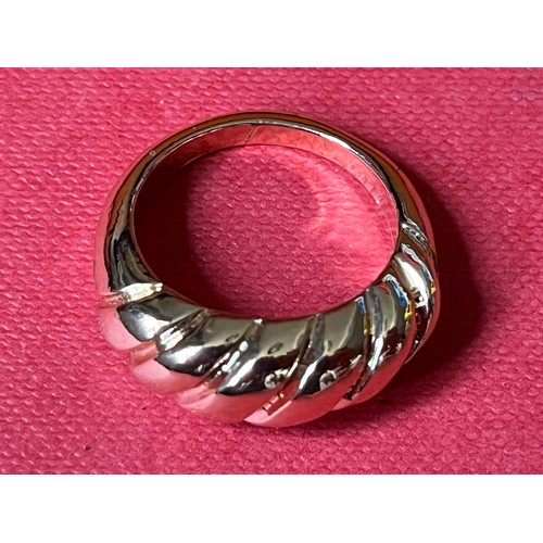 1698 - Yellow metal ring size N
