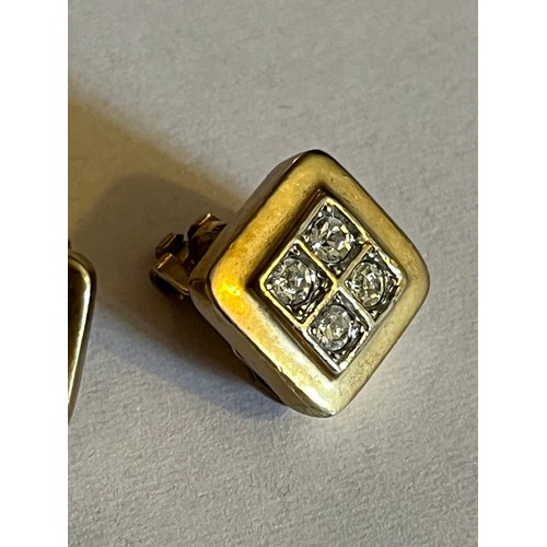 1720 - Yellow metal clip-on earrings