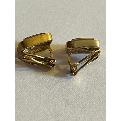 1720 - Yellow metal clip-on earrings