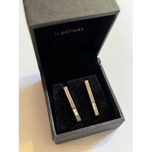 1723 - Pair of silver bar earrings