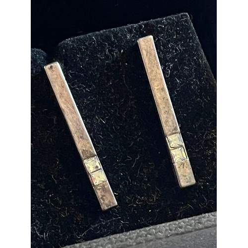1723 - Pair of silver bar earrings
