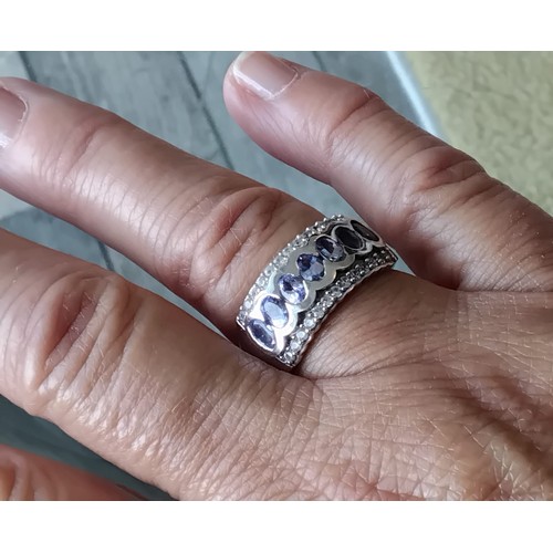 1726 - Stunning silver and tanzanite...size  Q