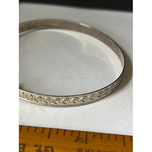 1758 - Silver tested bangle 6.6g