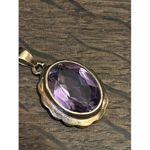1762 - 9k gold Amethyst pendant 2.9g