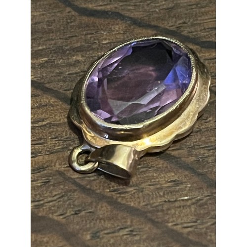 1762 - 9k gold Amethyst pendant 2.9g