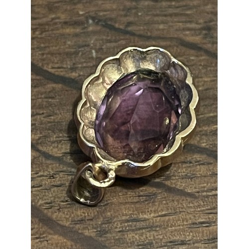 1762 - 9k gold Amethyst pendant 2.9g