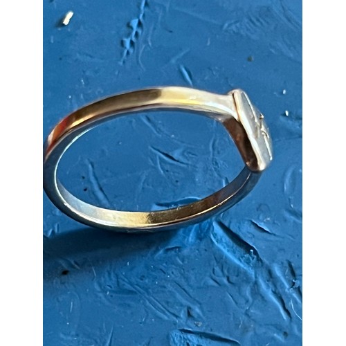 1778 - Pretty white metal Heart and H initial ring