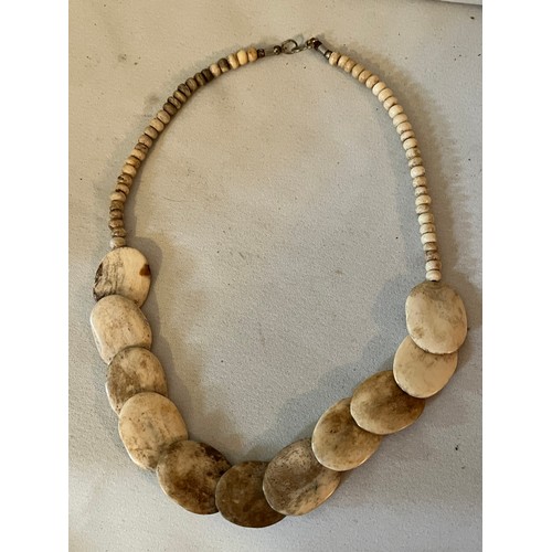 1834 - Bone necklace