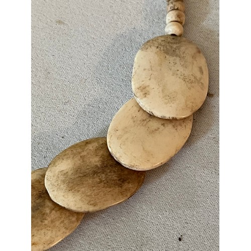 1834 - Bone necklace