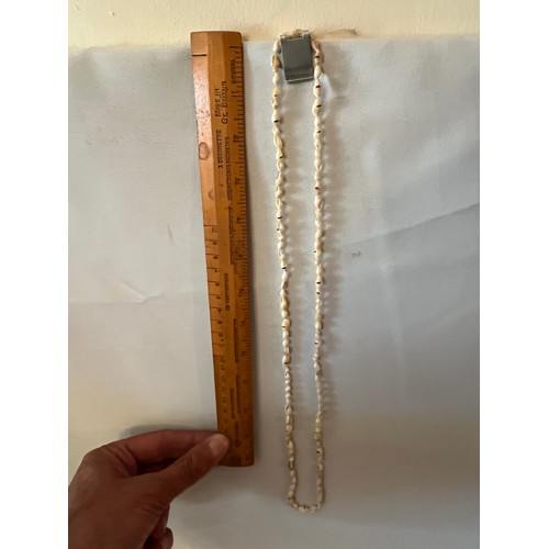 1837 - Shell necklace