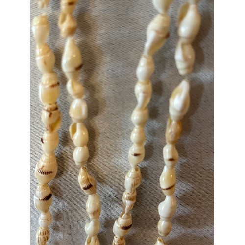 1837 - Shell necklace