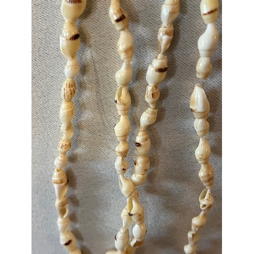 1837 - Shell necklace