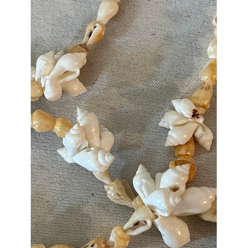 1838 - Shell necklace