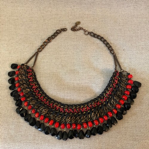 1869 - Zara bib chain necklace