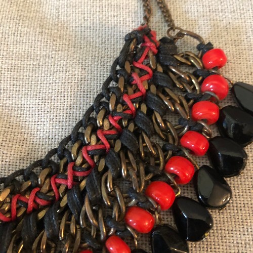 1869 - Zara bib chain necklace