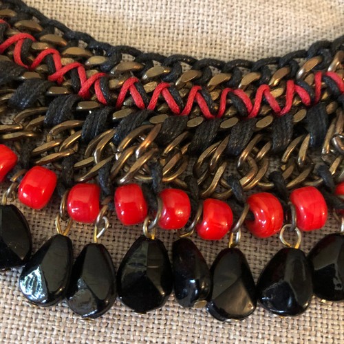 1869 - Zara bib chain necklace