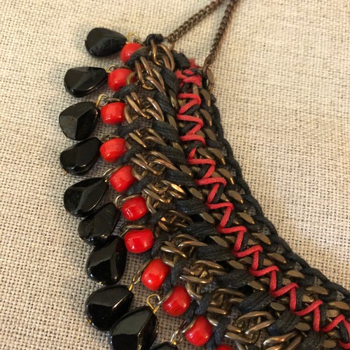 1869 - Zara bib chain necklace