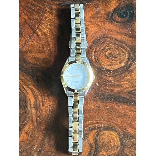 1885 - Timex Indiglo. 30 meters resistant