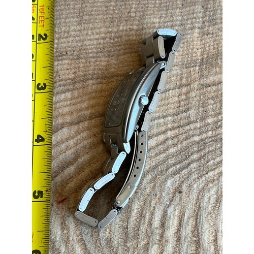 1897 - Quartz watch.