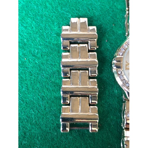 1906 - Jean Marc quartz watch in gold plate and bling.