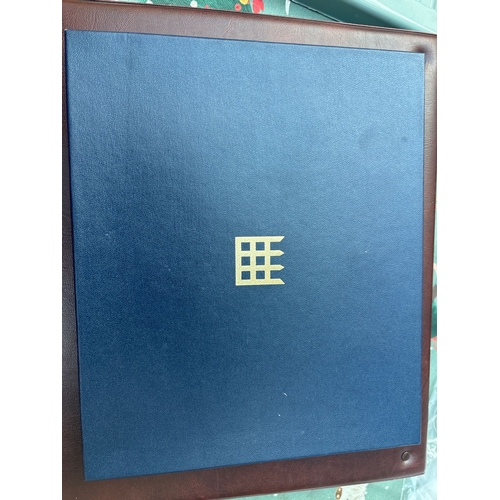 327 - HISTORY OF AVIATION — COMPLETE MEDAL SET  A handsome limited-edition collection of 11 proof-finish c... 