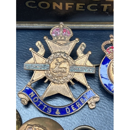 839 - Vintage Military Badge & Insignia Lot in Original Tin Includes a genuine WW1 Sherwood Foresters (Not... 