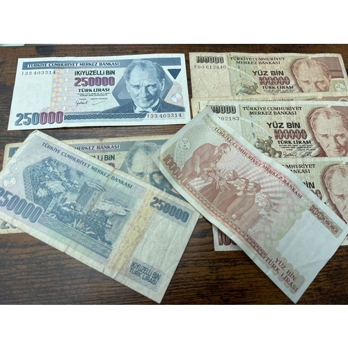 78 - Turkey Banknote Collection – 7 Notes (100,000 & 250,000 Lira). Mixed group of 7 Turkish banknotes fr... 