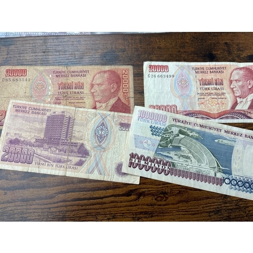79 - Turkey Banknote Collection – 4 High Denomination Notes (200,000 & 1,000,000 Lira) Mixed group of 4 T... 
