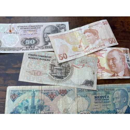 81 - Turkey Banknote Collection – 6 Notes (Mixed Denominations, Atatürk Series) Mixed group of six Turkis... 