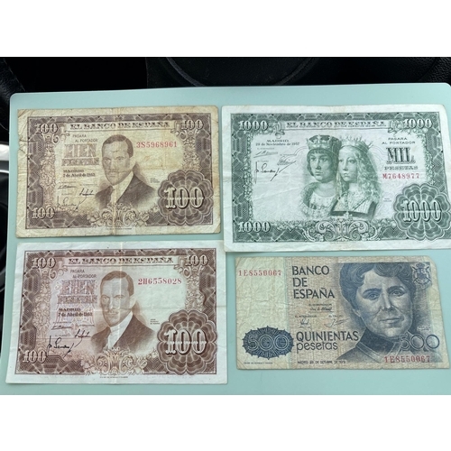 89 - Spain Pesetas Banknote Group – 4 Notes (1953–1979 Mixed Denominations) Small mixed collection of Spa... 