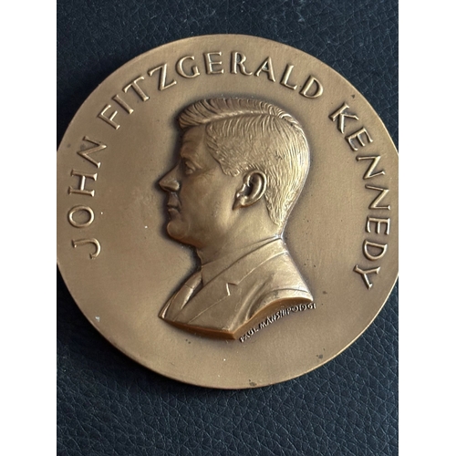 25 - Large 1961 John F. Kennedy Presidential Inauguration Medal Impressive commemorative bronze-style med... 