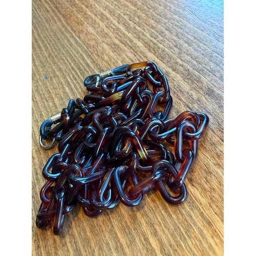 11 - A bakelite necklace