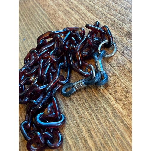 11 - A bakelite necklace