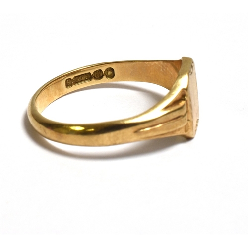 17 - VINTAGE 9CT GOLD SIGNET RING 8.7 x 8.0mm octagonal head, with reeded shoulders and integral shank, r... 