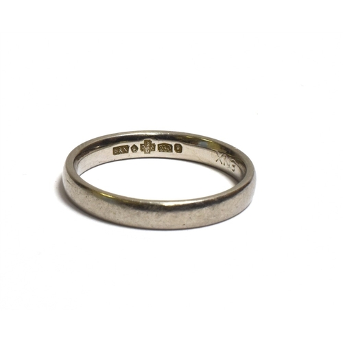 38 - A PLATINUM PLAIN WEDDING BAND 2.8mm wide D section band, ring size L.  Hallmarked 950 London 2000.  ... 