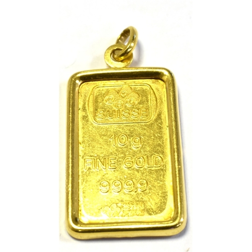 52 - 24CT GOLD 10 GRAM INGOT PENDANT ingot stamped 'Suisse 10g Fine Gold 999.9 Assayeur Fondeur', in a 22... 