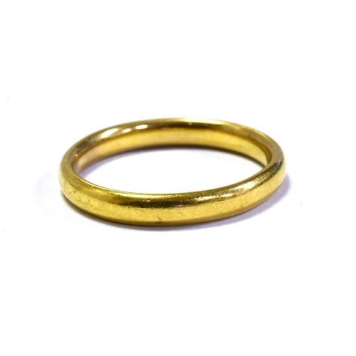 59 - 22CT GOLD PLAIN WEDDING BAND 2.8mm wide band, hallmarked 22 Sheffield 1910.  Weight 4.0 grams