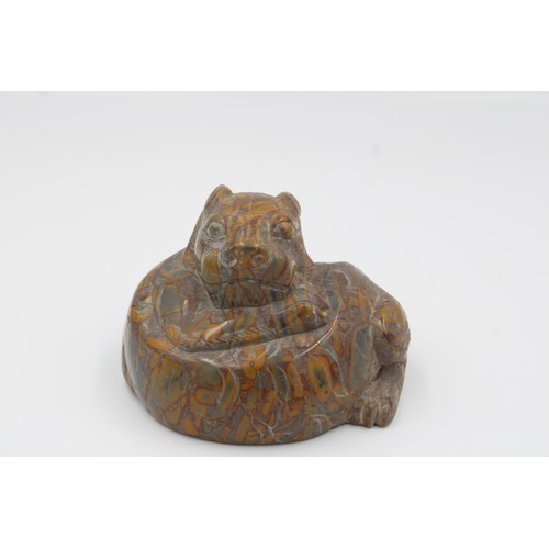 69 - Chinese agate carving of a tiger.

Base diameter around 9cm