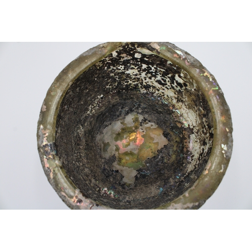 282 - Roman glass bowl with a beautiful patina, measuring 15 cm in diameter.